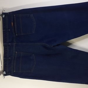 Wrangler Men's 40x32 Blue Jeans Hook Closure Straight Leg  Relaxed